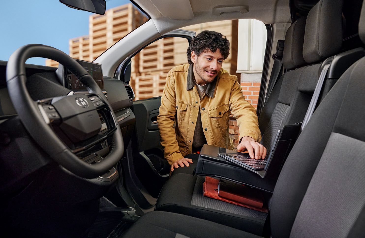 PROACE Electric 5